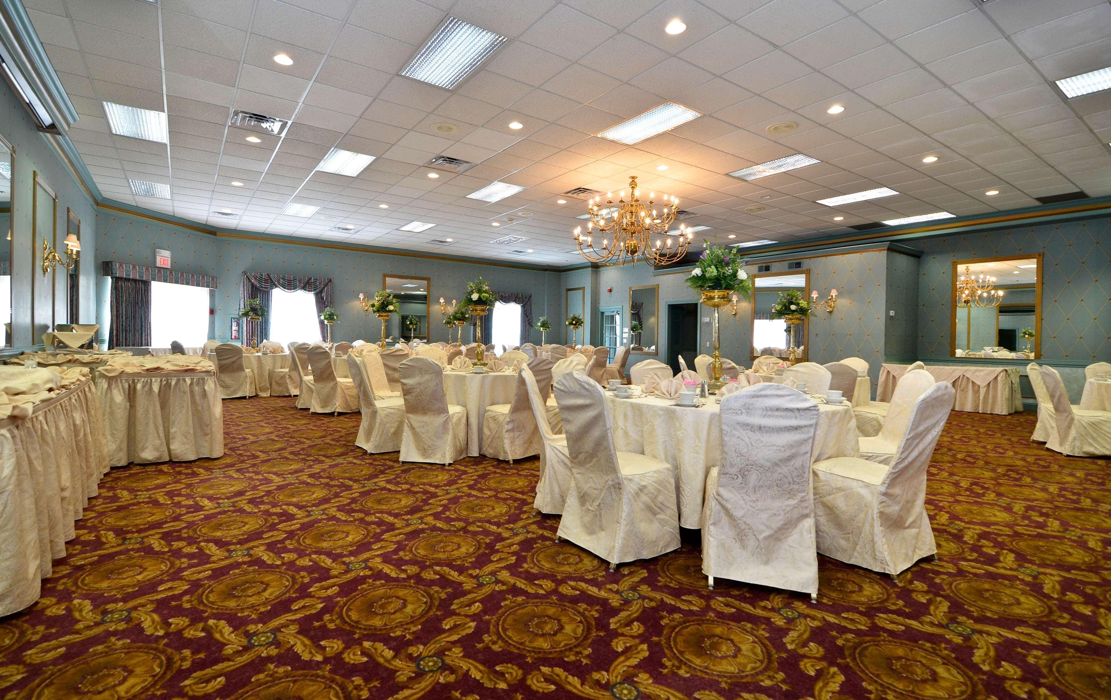 Best Western Plus Concordville Hotel Restaurant photo