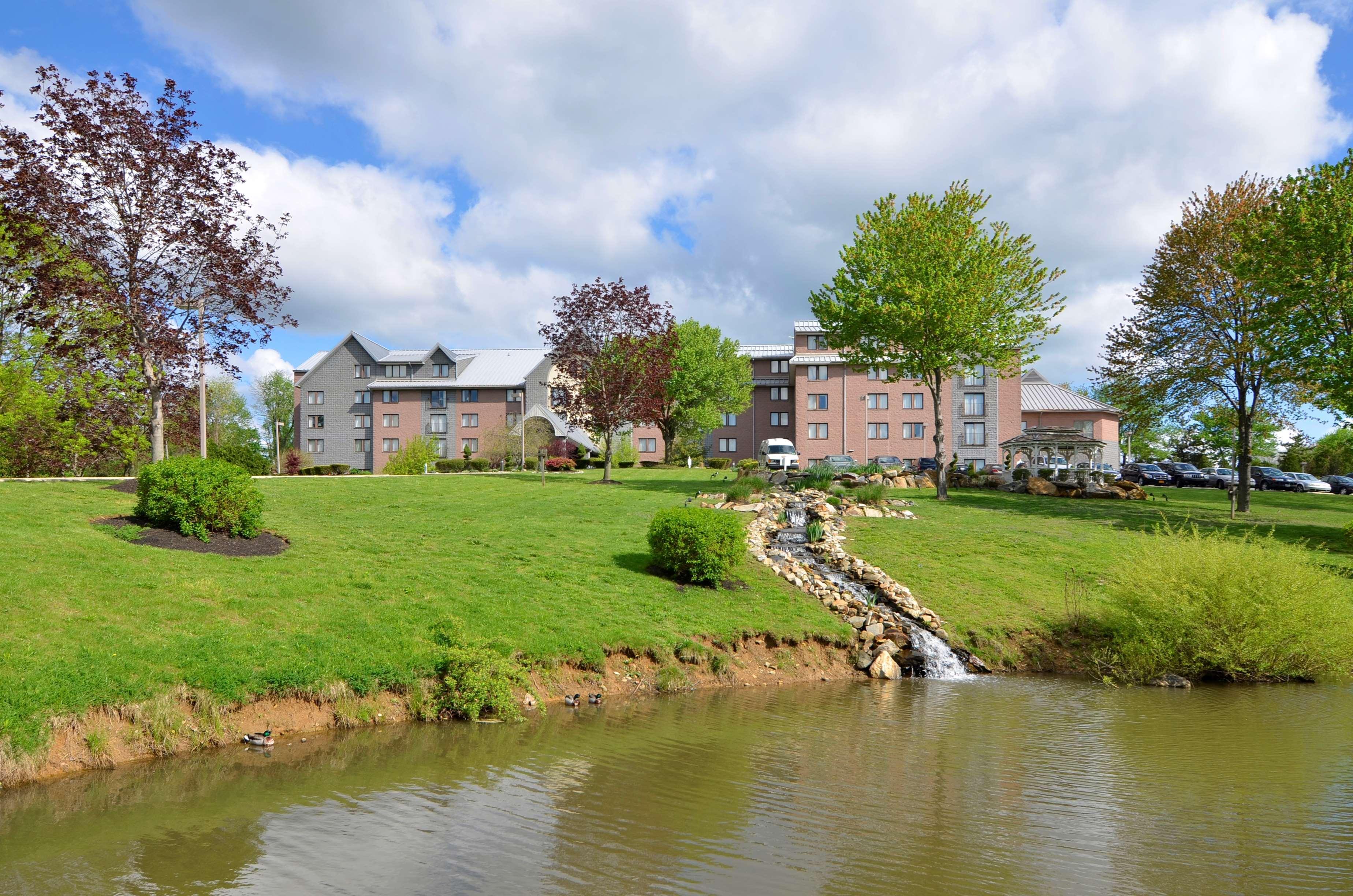 Best Western Plus Concordville Hotel Exterior photo